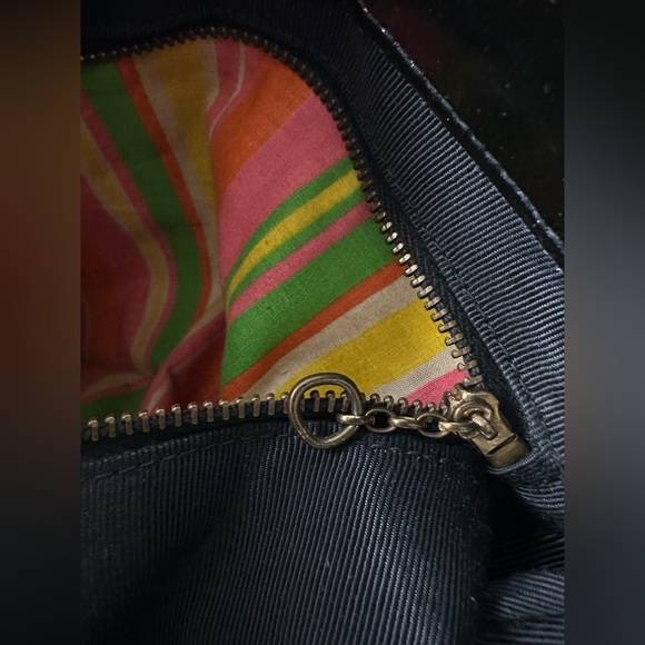 Elegant Black Women's Bag with Gold Chain - Picture 9 of 11